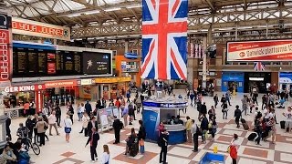 A Walk Through The London Victoria Station London England [upl. by Ibrek]